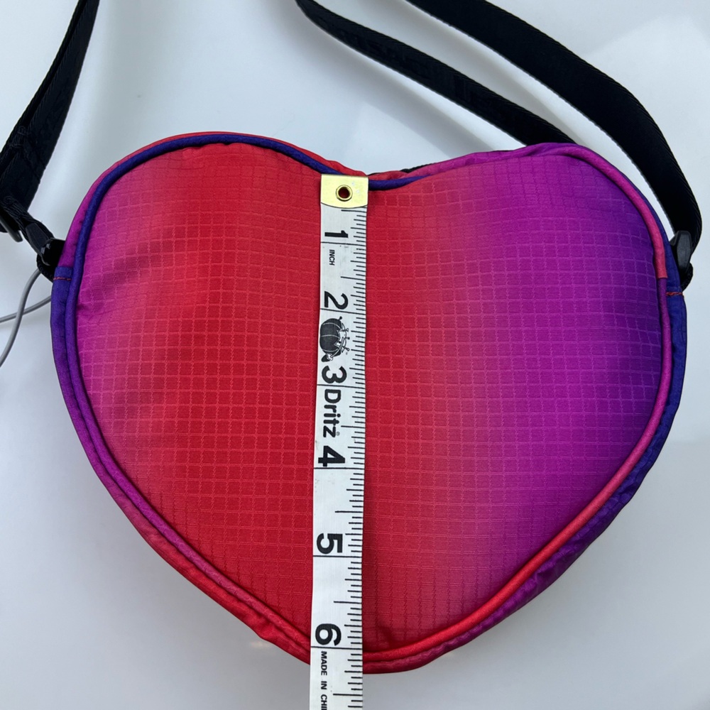 Le Sportsac Valentine Sweetheart Crossbody in Ombre N232-32 - Picture 7 of 7